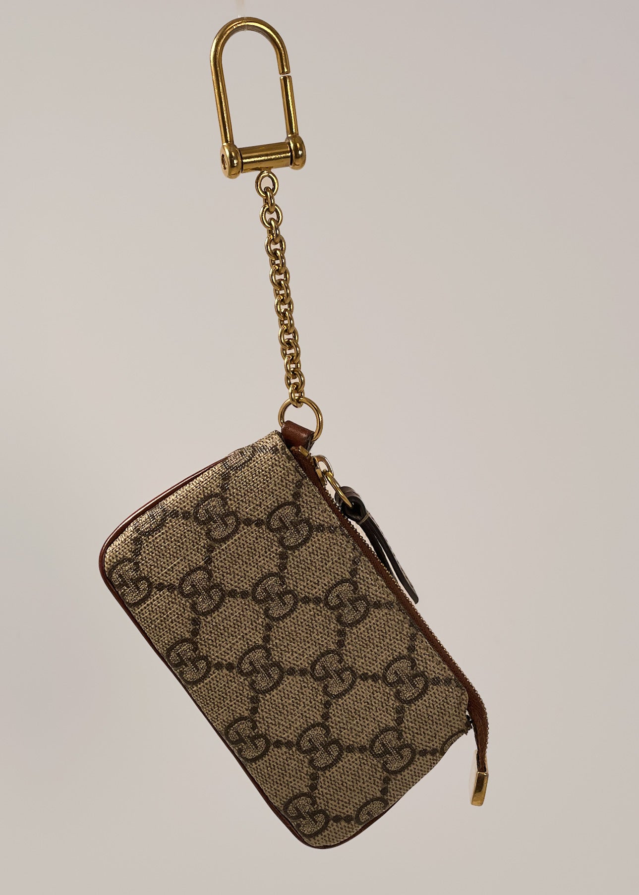 Gucci GG Supreme Key Pouch – Designer Exchange Consignment TO