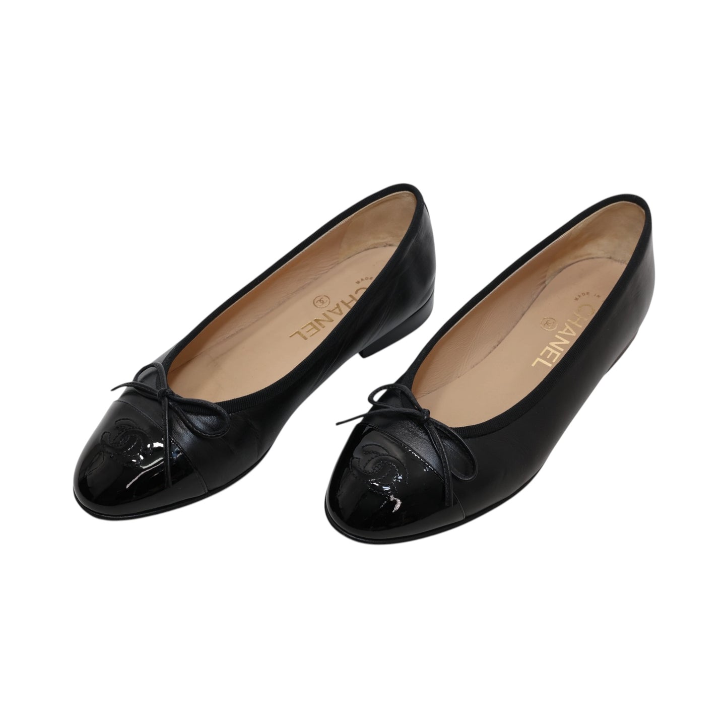 Chanel Interlocking CC Lambskin & Patent Leather Ballet Flats (Size 37)