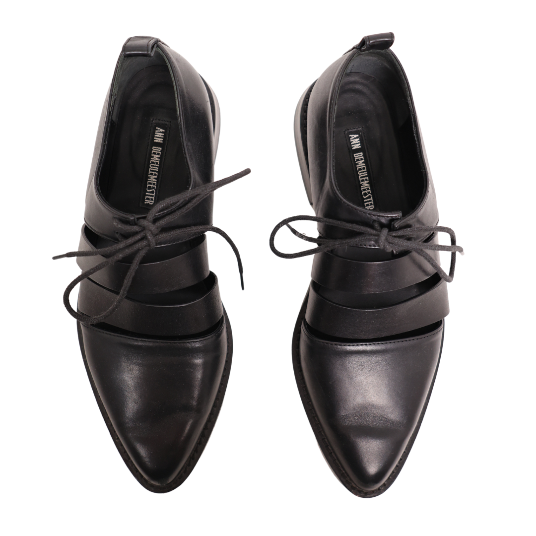 Ann Demeulemeester Pointed Toe Cutout Leather Oxfords (Size 36)