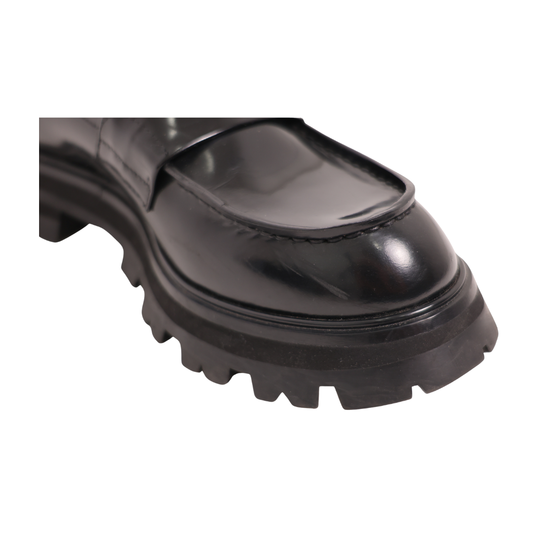 Alexander McQueen Wander Leather Loafers (Size 38.5)