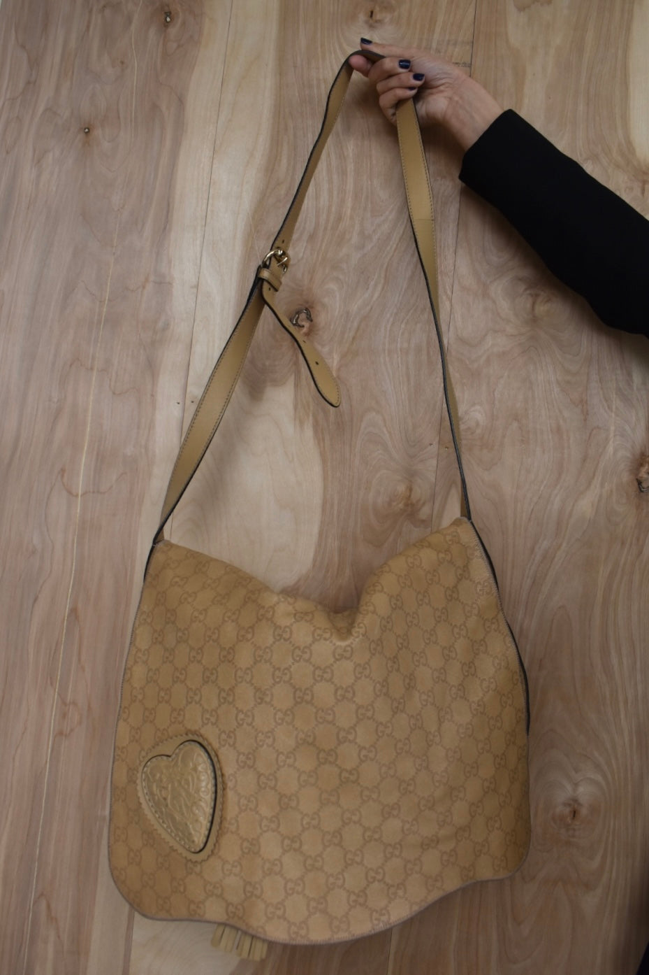 Gucci Guccissima Leather Messenger Bag