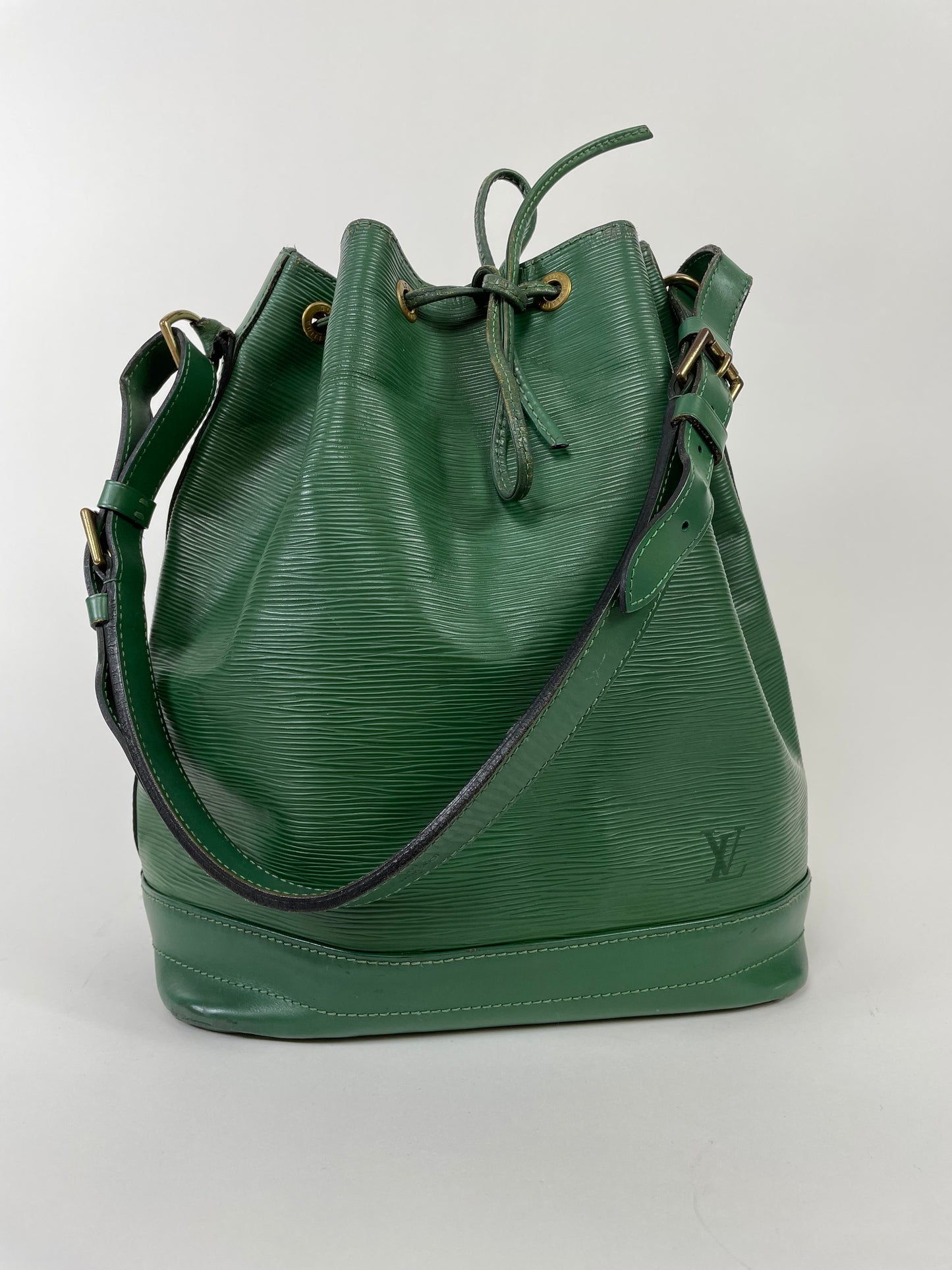 Louis Vuitton Epi Noé GM Shoulder Bag